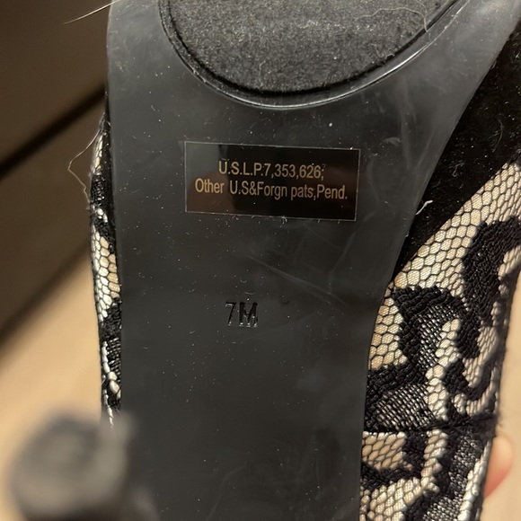 Guess Black Lace & Velvet 5” High Heels - size 7 - Picture 9 of 12